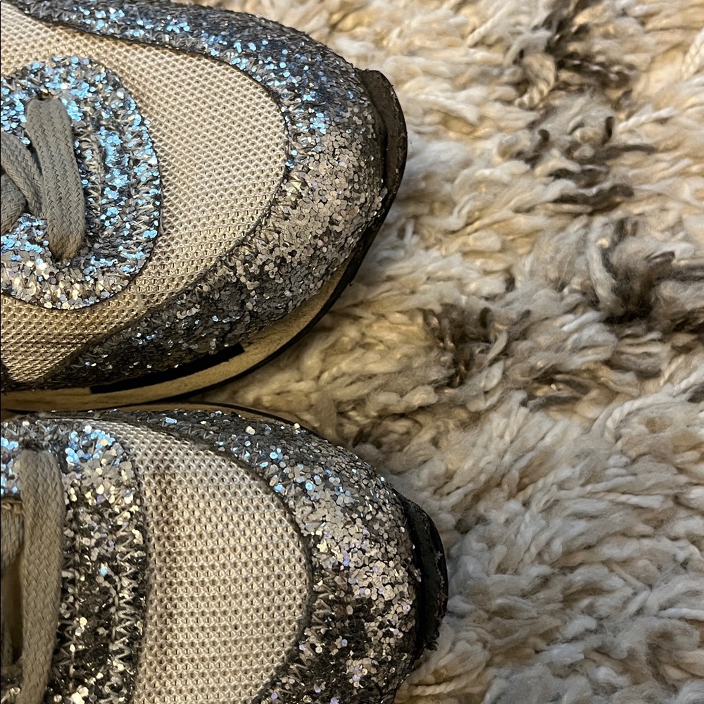 Golden Goose glitter sneaker. Silver. Size 36. Pre-owned. - Picture 6 of 9